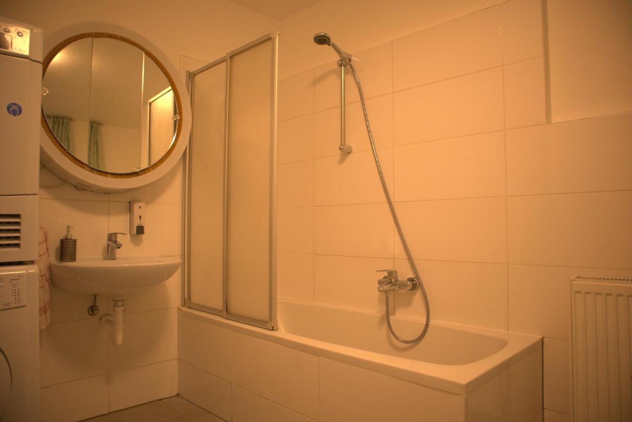 Brilliant Souterrain Apt. - Prater Amuesement Park Apartment Vienna Exterior photo